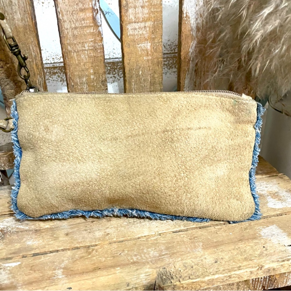 Wilsons Genuine Leather Suede Zipper Pouch Wristlet NWD! - Picture 2 of 4